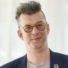 Dr Daniel Dobos